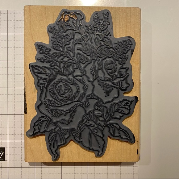 « Classic Roses » Wood Mounted Rubber Stamp by Stampendous - Picture 2 of 6